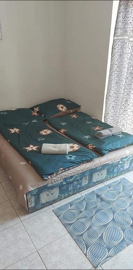 Visszavar-Lak Privat Berlemeny Badacsonytomaj Luaran gambar