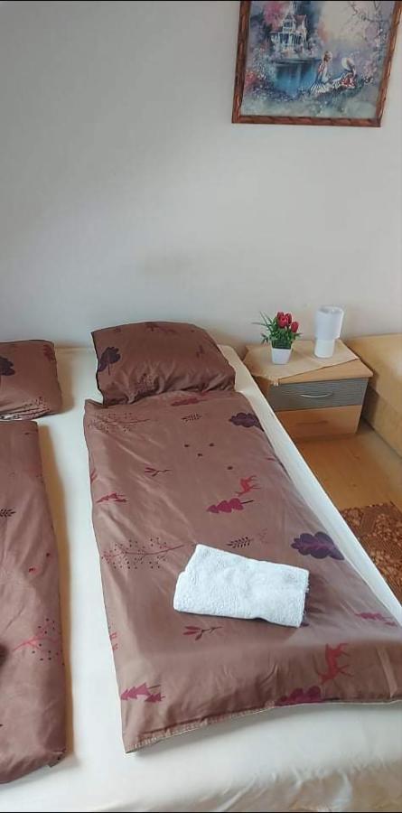 Visszavar-Lak Privat Berlemeny Badacsonytomaj Luaran gambar